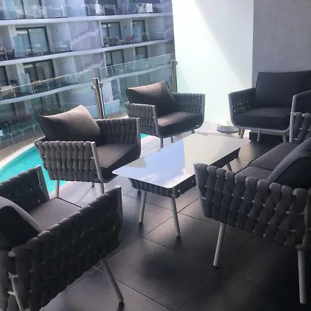The Waves, Luxurious 5*, Wifi, Olympic Pool Apartment *