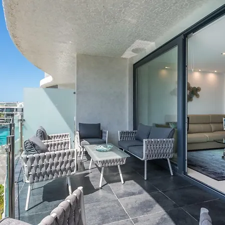 Apartament The Waves, Luxurious 5*, Wifi, Olympic Pool *